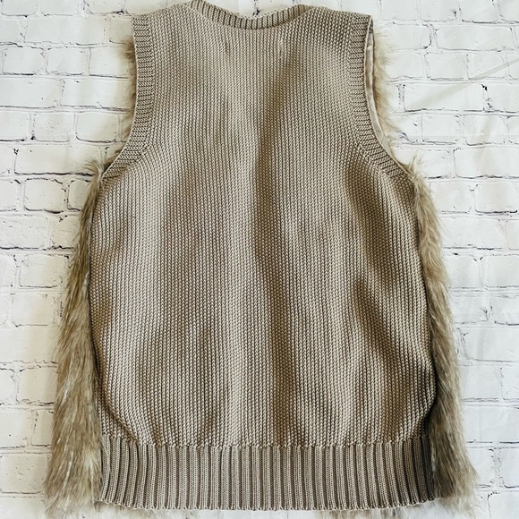 Faux Fur Vest Size Large - Picture 4 of 4